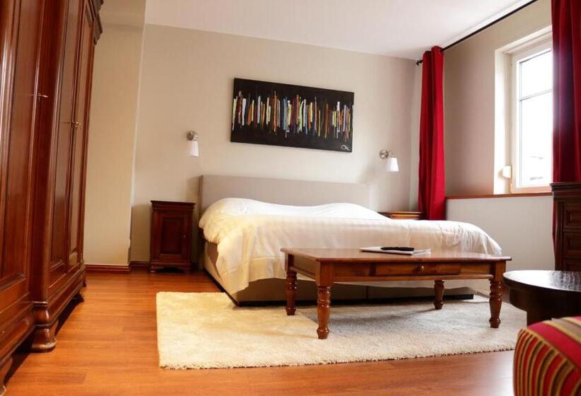 סוויטה, Restaurant Le Strasbourg