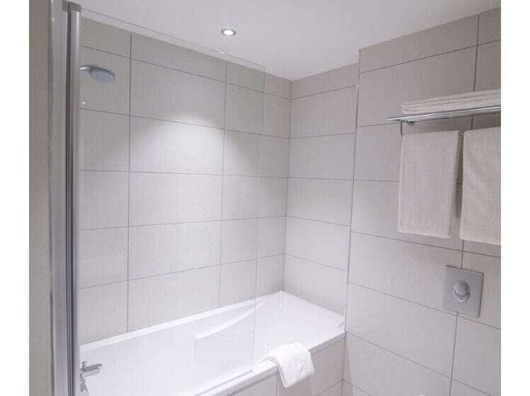 חדר אקזקיוטיב, Restaurant Les Capucins