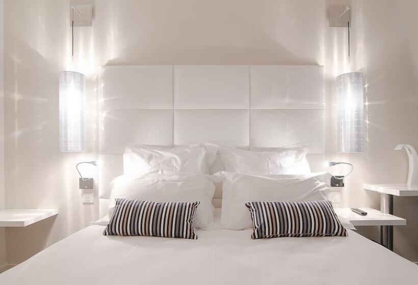 חדר אקזקיוטיב, Restaurant Les Capucins