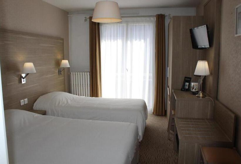 标准三人间, Des Tilleuls