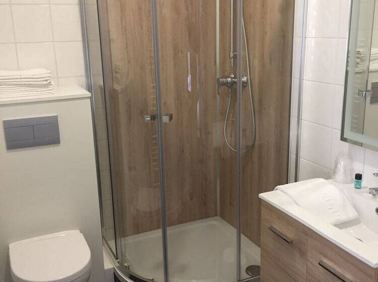 חדר סטנדרט, Du Commerce