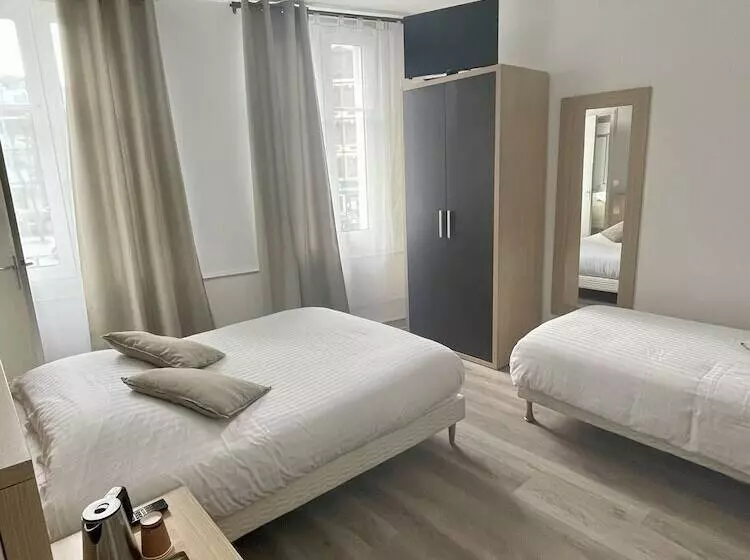 Standard Kolmen Hengen Huone, Du Commerce