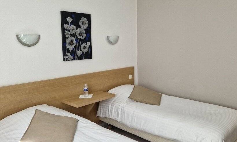 חדר סטנדרט לארבעה, Du Commerce