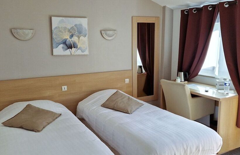 חדר סטנדרט לארבעה, Du Commerce