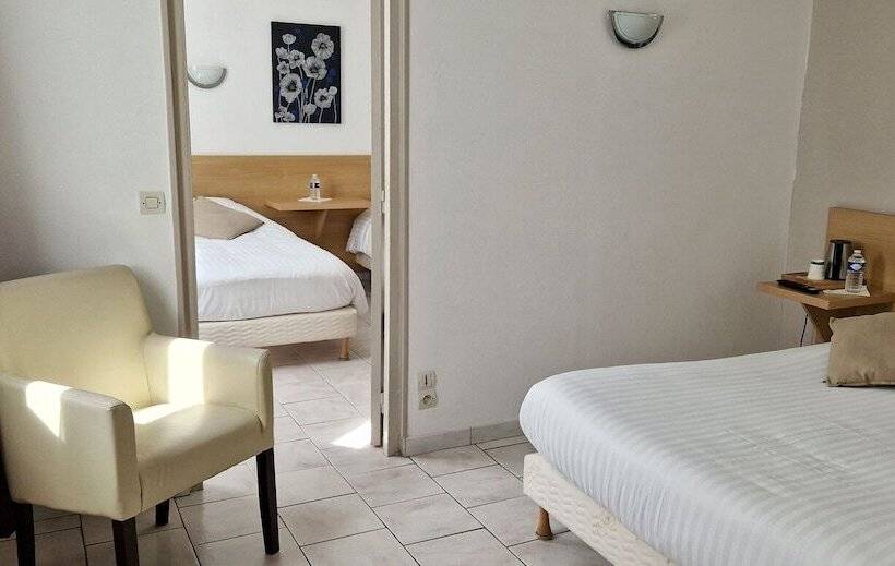 חדר סטנדרט לארבעה, Du Commerce