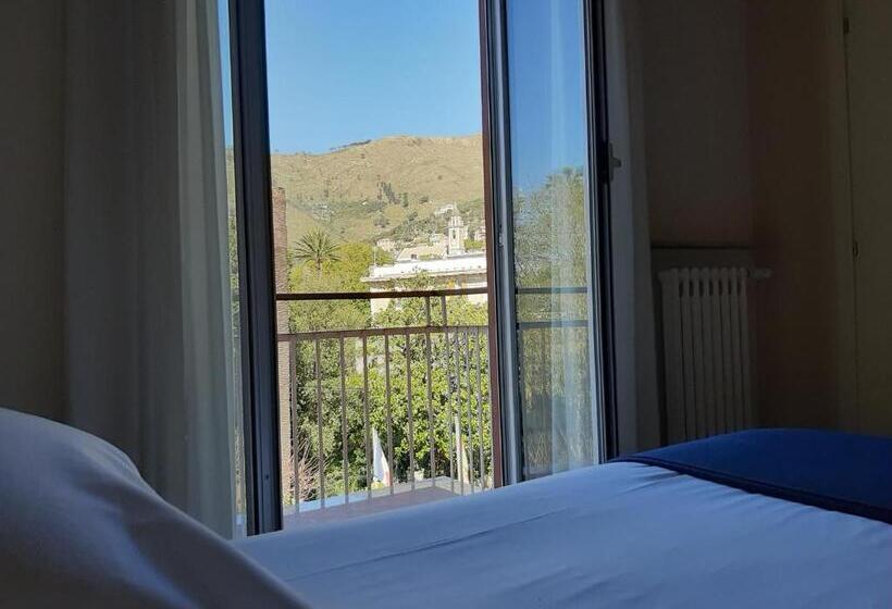 Номер Стандарт с Балконом, Esperia