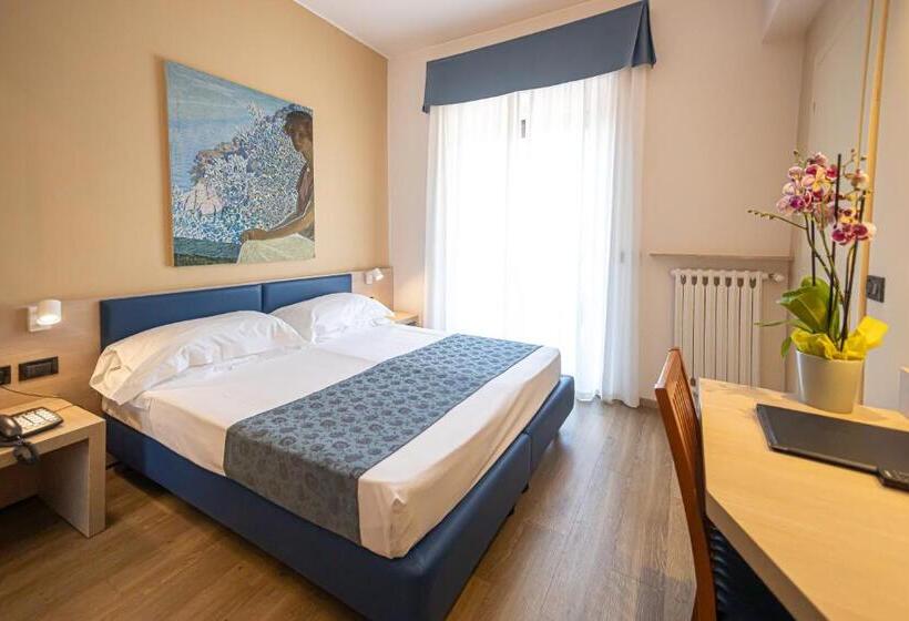 Номер Стандарт с Балконом, Esperia