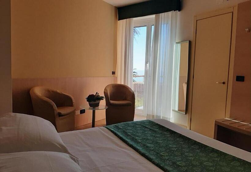 Comfort room with balcony, Esperia