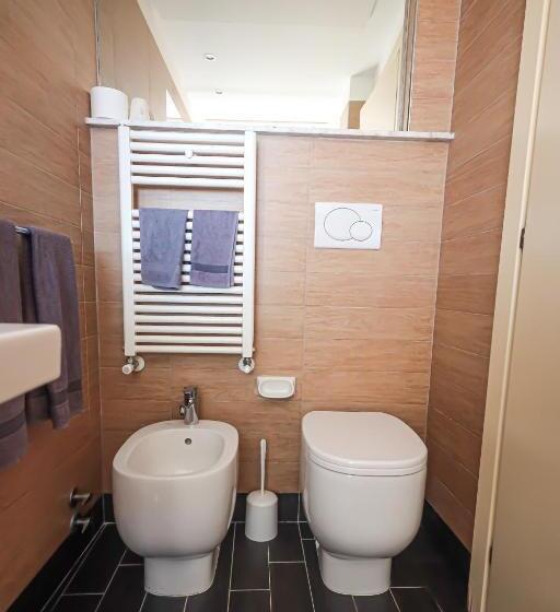 Comfort room with balcony, Esperia