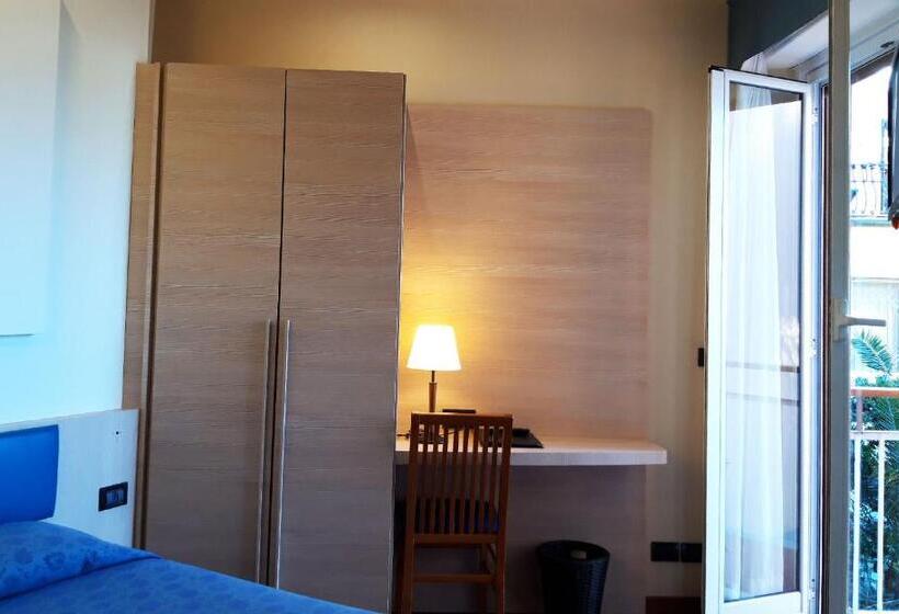 Номер Стандарт Индивидуальный с Балконом, Esperia