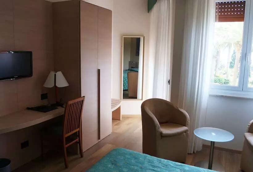 Comfort room with balcony, Esperia