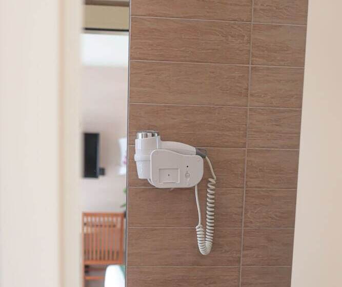 Comfort room with balcony, Esperia