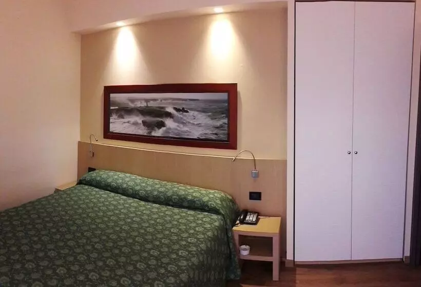 اتاق اکونومی, Esperia