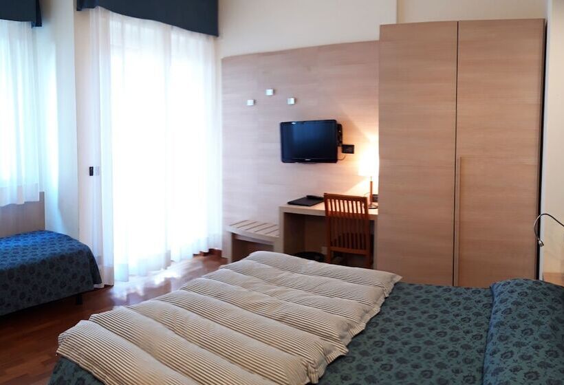 Comfort room with balcony, Esperia