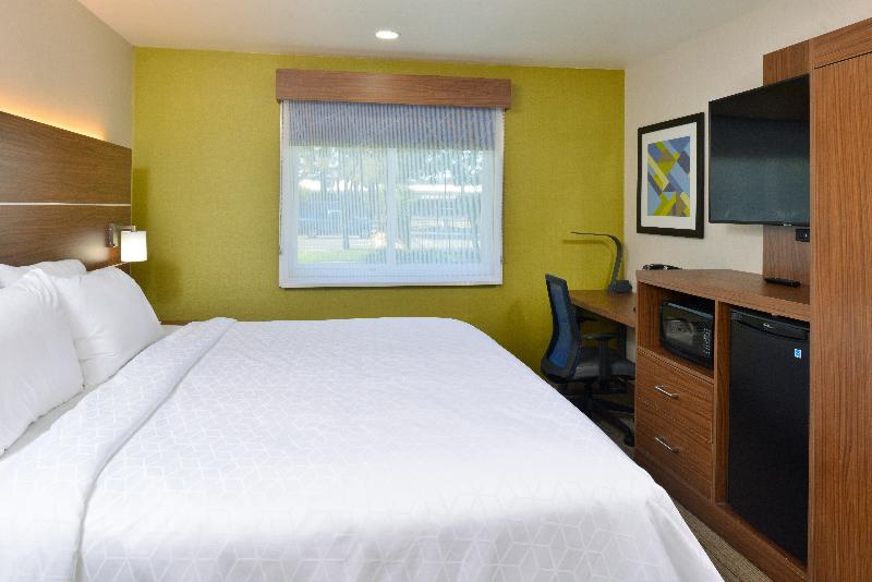 חדר סטנדרט עם מיטת קינג, Holiday Inn Express   Santa Rosa North, An Ihg