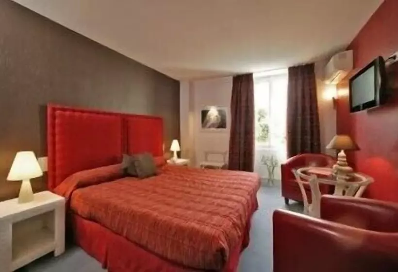 スーペリアールーム, Hostellerie Du Passeur   Hôtel & Restaurant   Climatisation Et Piscine Chauffée
