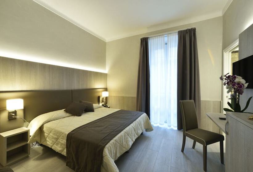 Номер Deluxe, Lamberti