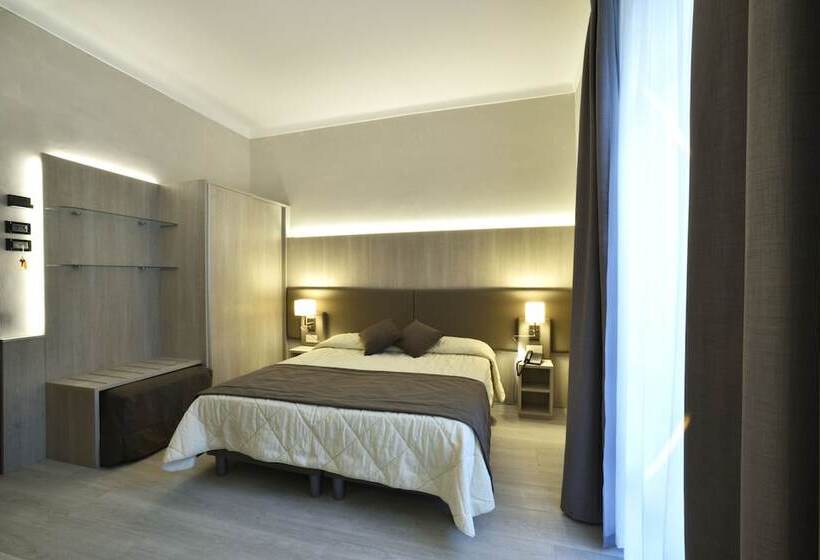 Номер Deluxe, Lamberti