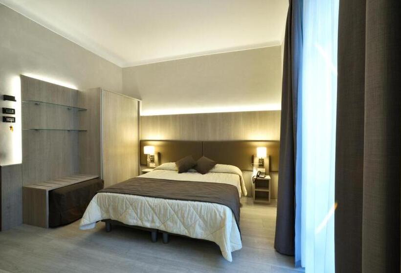 Номер Deluxe, Lamberti