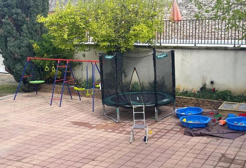 标准三人间, Logis Hôtel Restaurant Vuillot