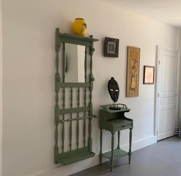 家庭间, Logis Hôtel Restaurant Vuillot