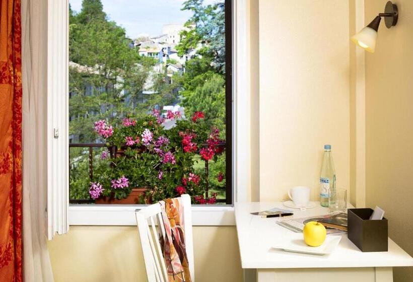 클래식 룸, Logis Hôtel Restaurant Les Cèdres