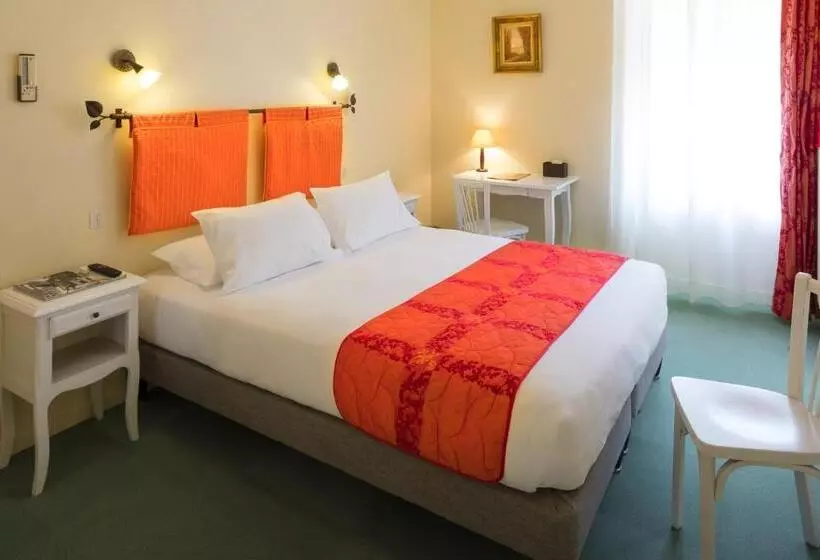 1ベッドルームアパートメントをつなぐ, Logis Hôtel Restaurant Les Cèdres