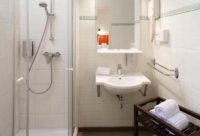 침실이 1개인 아파트 연결 중, Logis Hôtel Restaurant Les Cèdres