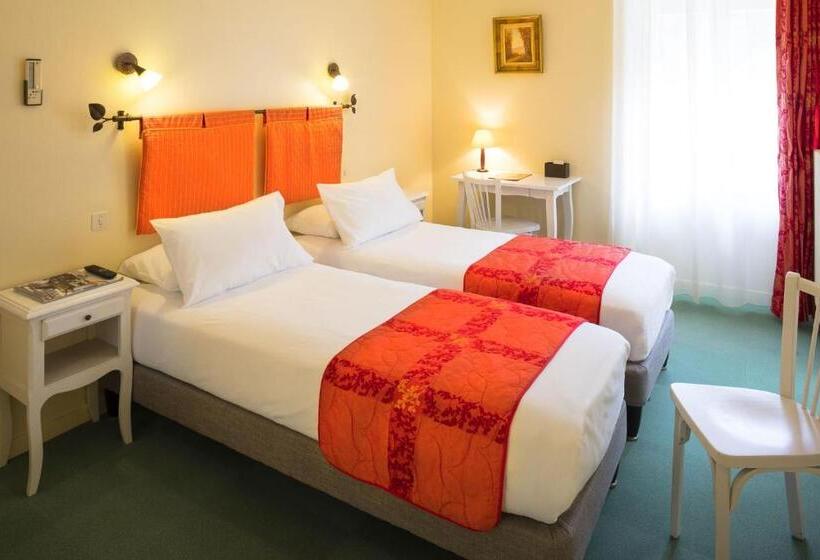 침실이 1개인 아파트 연결 중, Logis Hôtel Restaurant Les Cèdres