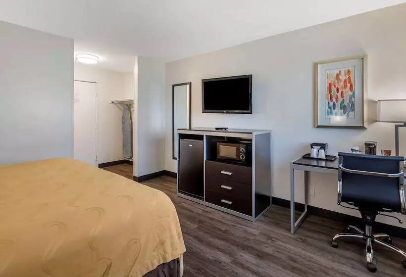 اتاق استاندارد, Quality Inn Burbank Airport