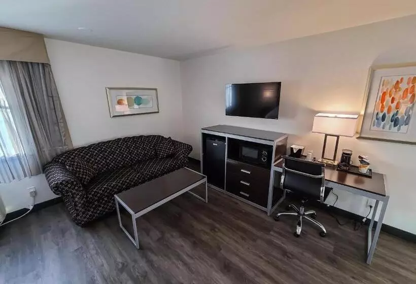 Deluxe Suite King Bed, Quality Inn Burbank Airport