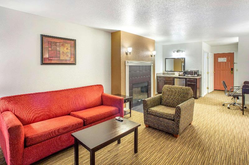 Люкс Кровать Кинг, Quality Inn & Suites Tulare