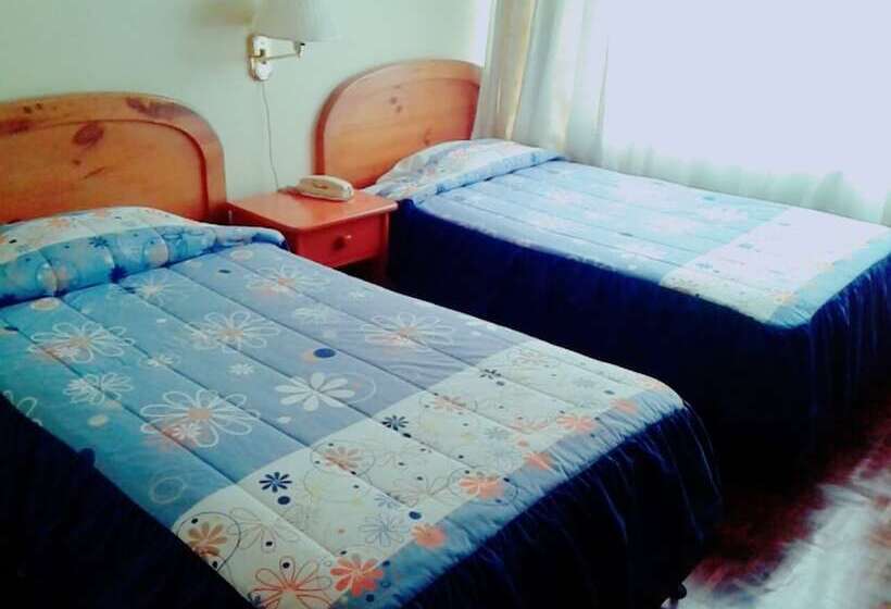 חדר סטנדרט לשלושה, Galaxy Apart