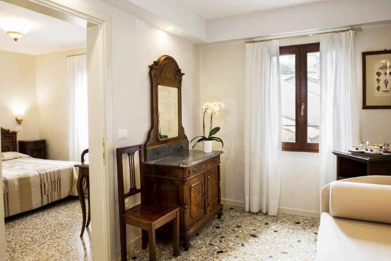 اتاق استاندارد سه نفره, Agli Alboretti