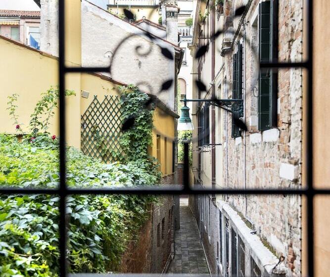 اتاق استاندارد یک نفره, Agli Alboretti