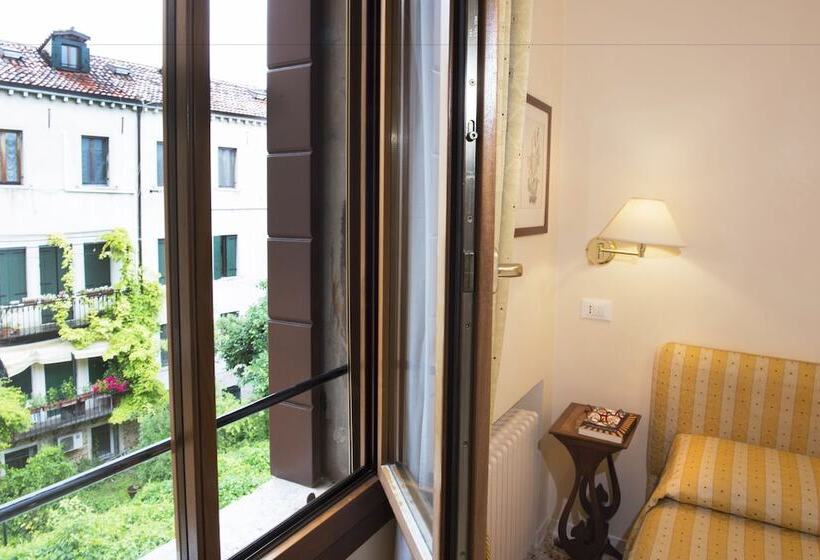 اتاق استاندارد, Agli Alboretti