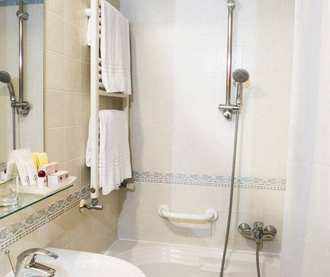 اتاق استاندارد چهار تخته, Agli Alboretti