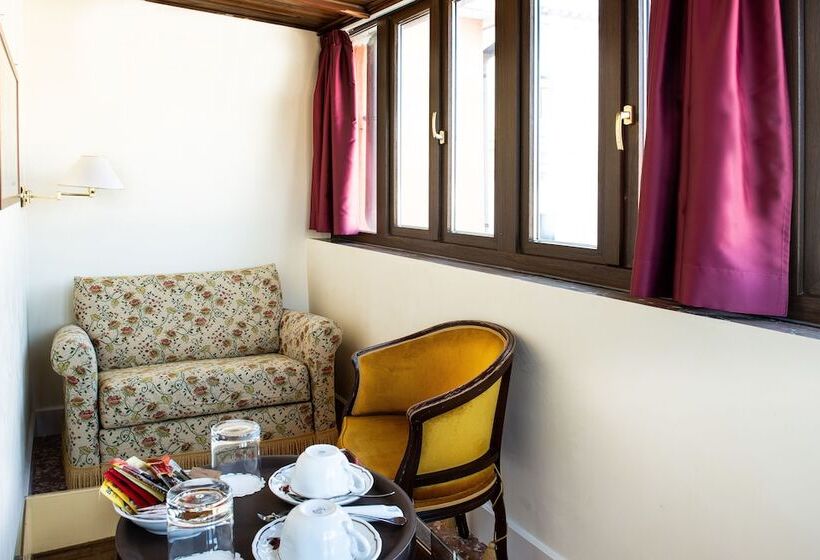 اتاق سوپریور, Agli Alboretti