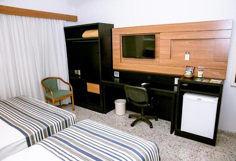 スーペリアトリプルルーム, Fênix Hotel Varginha