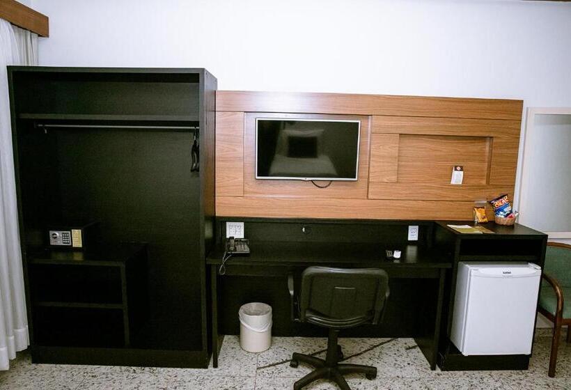 غرفة سوبيريور ثلاثية, Fênix Hotel Varginha