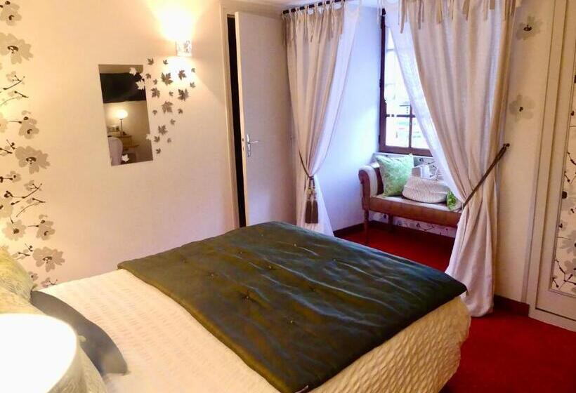 标准间, Le Chapeau Rouge