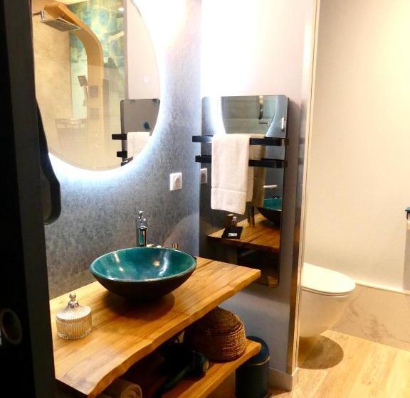 豪华房间, Le Chapeau Rouge