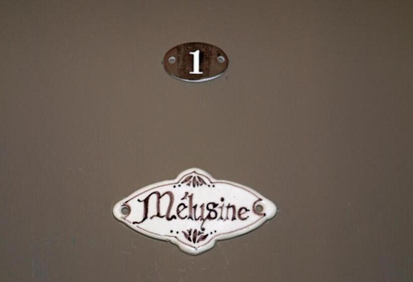 标准间, Le Chapeau Rouge