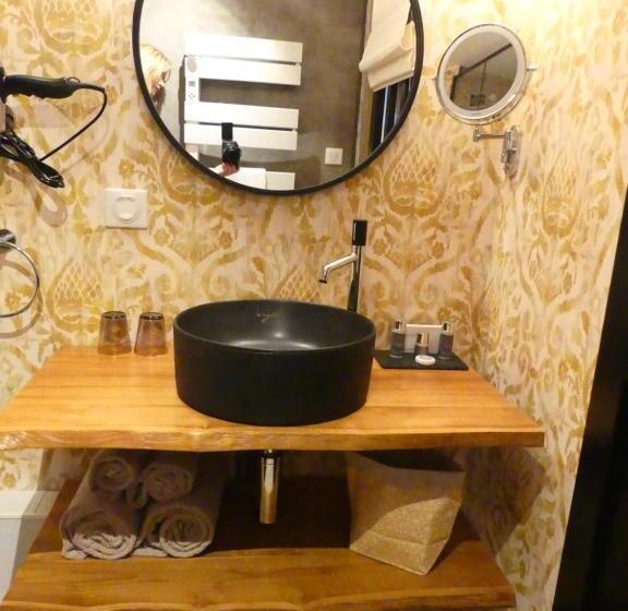 豪华房间, Le Chapeau Rouge