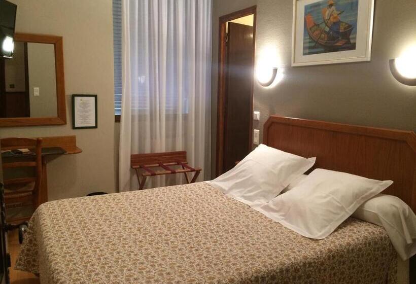 غرفة قياسية فردية, Logis Hôtel Restaurant De La Paix