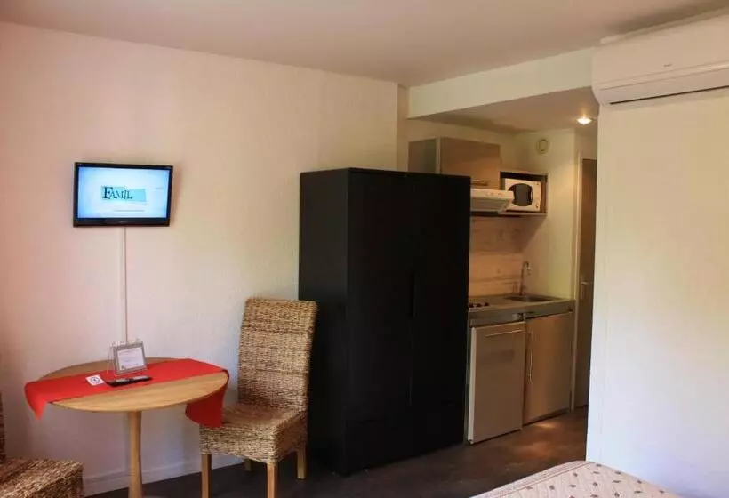 エコノミーワンルーム, Logis Hôtels Le Saint Marc