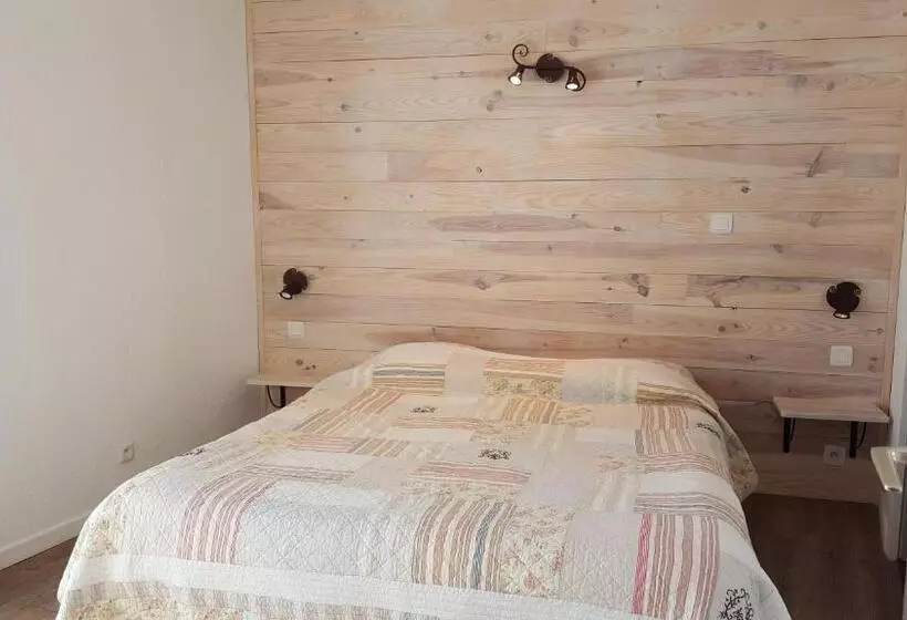 家族用アパートメント, Logis Hôtels Le Saint Marc