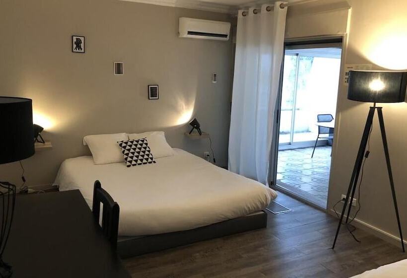 Standard Kolmen Hengen Huone, Logis Hôtel L Abricotine