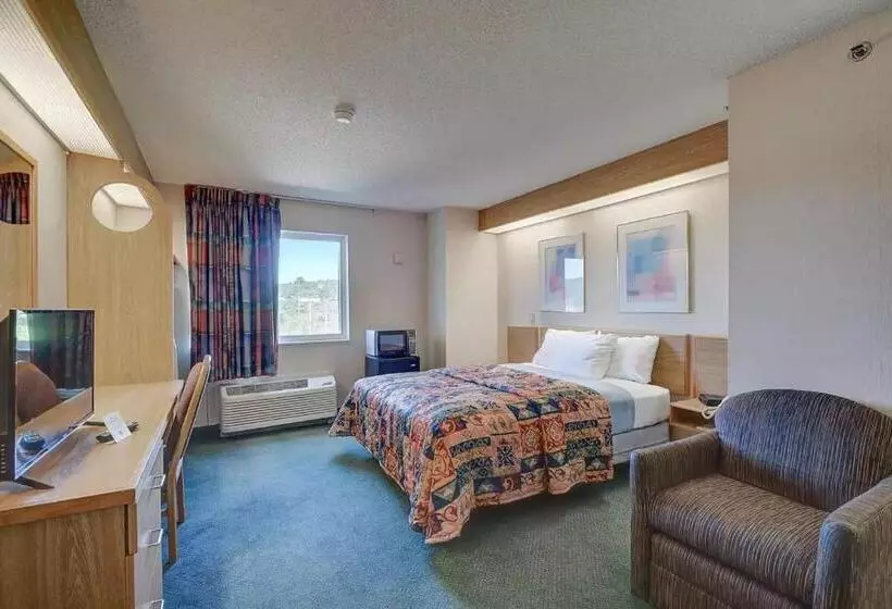 キングサイズベッドのスタンダードルーム, Rodeway Inn Willington North