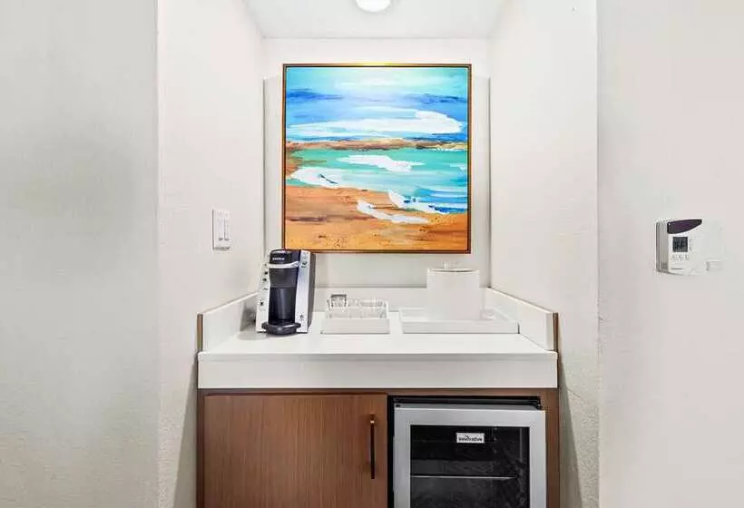 Deluxe-huone King-vuode, Rushhh Daytona Beach, Tapestry Collection By Hilton